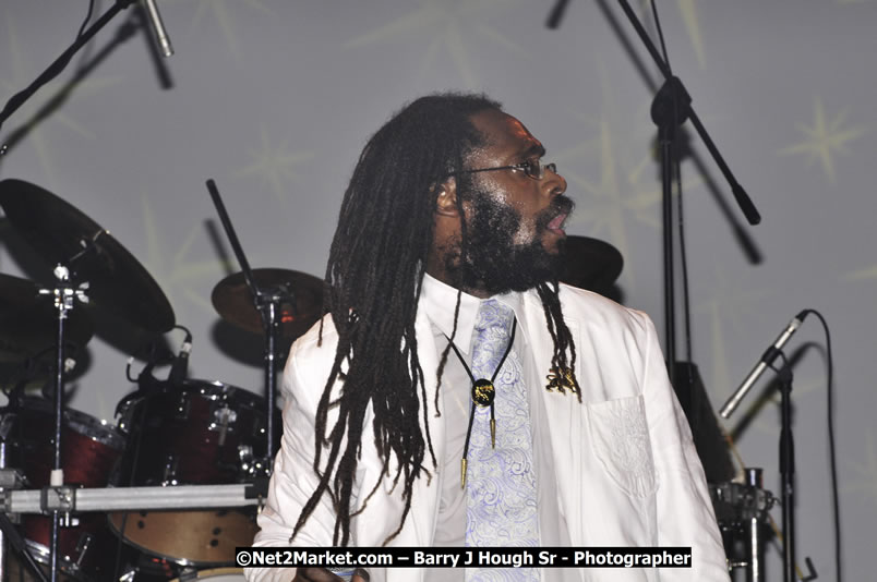  Tarrus Riley - Live in Concert - at the One Love Reggae Concert Series 09/10 @ Negril Escape Resort & Spa - Also Featuring: Mistic Bowie, Monday Justice, Cash, Dean Frazier - DJ Gemini - MC Oliver Cargill, Negril Escape Resort & Spa, One Love Drive, West End, Negril, Westmoreland, Jamaica W.I. - Tuesday, November 17, 2009 - Photographs by Net2Market.com - Barry J. Hough Sr, Photographer / Photojournalist - Photos taken with a Nikon D70, D100, or D300 - Negril Travel Guide, Negril Jamaica WI - http://www.negriltravelguide.com - info@negriltravelguide.com...!