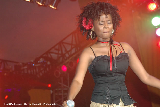 Cherine Anderson - Red Stripe Reggae Sumfest 2006 - The Summit - Jamaica's Greatest, The World's Best - Saturday, July 22, 2006 - Montego Bay, Jamaica - Negril Travel Guide, Negril Jamaica WI - http://www.negriltravelguide.com - info@negriltravelguide.com...!