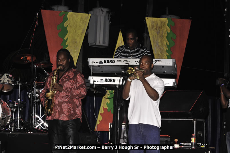 Andy Vernon @ Reggae Sumfest 2008 International Night 2, Catherine Hall, Montego Bay - Saturday, July 19, 2008 - Reggae Sumfest 2008 July 13 - July 19, 2008 - Photographs by Net2Market.com - Barry J. Hough Sr. Photojournalist/Photograper - Photographs taken with a Nikon D300 - Negril Travel Guide, Negril Jamaica WI - http://www.negriltravelguide.com - info@negriltravelguide.com...!