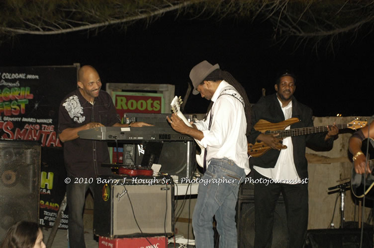 Toots and the Maytals - Grammy Award Winner @ Negril Fest - Presented by Money Cologne Promotions - Special Guest Star Jamaica Michael Jackson, Stama, Adeebe - Backed by Hurricane Band, MC Rev. BB on January 6, 2010 @ Roots Bamboo, Norman Manley Boulevard, Negril, Westmoreland, Jamaica W.I. - Photographs by Net2Market.com - Barry J. Hough Sr, Photographer/Photojournalist - The Negril Travel Guide - Negril's and Jamaica's Number One Concert Photography Web Site with over 40,000 Jamaican Concert photographs Published -  Negril Travel Guide, Negril Jamaica WI - http://www.negriltravelguide.com - info@negriltravelguide.com...!