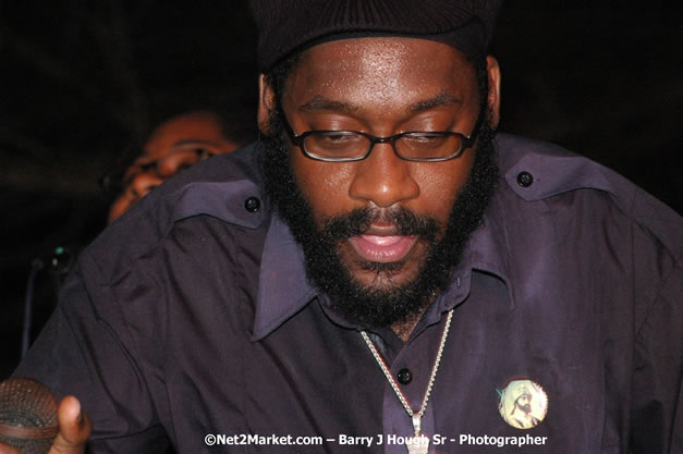 Tarrus Riley, Jimmy Riley, and Dwayne Stephensen - Money Cologne Promotions in association with "British Link Up" presents Summer Jam featuring She's Royal Tarrus Riley & Jimmy Riley - Plus Ras Slick, Sham Dawg, and Whiskey Bagio @ Roots Bamboo, Norman Manley Boulevard, Negril, Jamaica W.I. - Backed up Dean Fraser & The Hurricanne Band - MC Barry G and Rev. BB - July 25, 2007 - Negril Travel Guide.com, Negril Jamaica WI - http://www.negriltravelguide.com - info@negriltravelguide.com...!