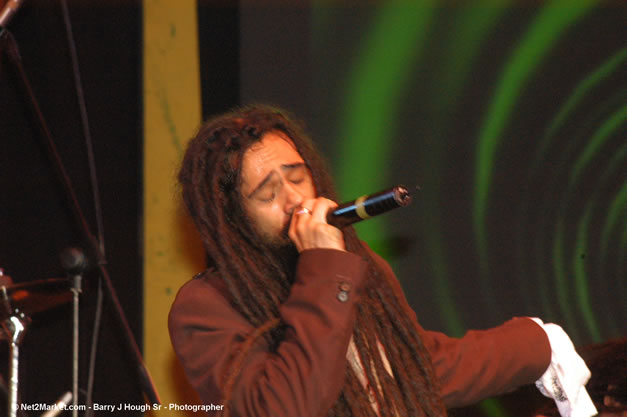 Damian Marley - Red Stripe Reggae Sumfest 2006 - The Summit - Jamaica's Greatest, The World's Best - Saturday, July 22, 2006 - Montego Bay, Jamaica - Negril Travel Guide, Negril Jamaica WI - http://www.negriltravelguide.com - info@negriltravelguide.com...!