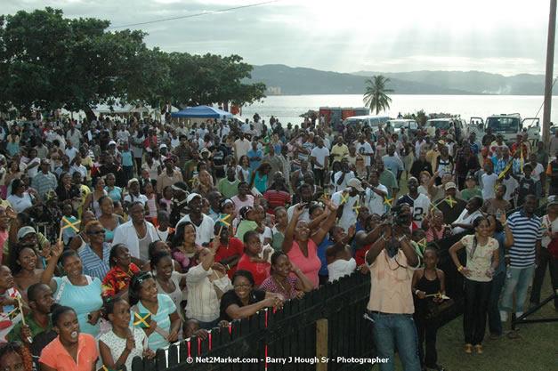 The Ministry of Toursim & The Jamaica Tourist Board present Tourism Awareness Concert in Commemoration of the Start of the 07/08 Winter Tourist Season - Guest Performers: Third World, Tessane Chin, Etana, Assassin, One Third, Christopher Martin, Gumption Band - Saturday, December 15, 2007 - Old Hospital Site, on the Hip Strip, Montego Bay, Jamaica W.I. - Photographs by Net2Market.com - Barry J. Hough Sr, Photographer - Negril Travel Guide, Negril Jamaica WI - http://www.negriltravelguide.com - info@negriltravelguide.com...!