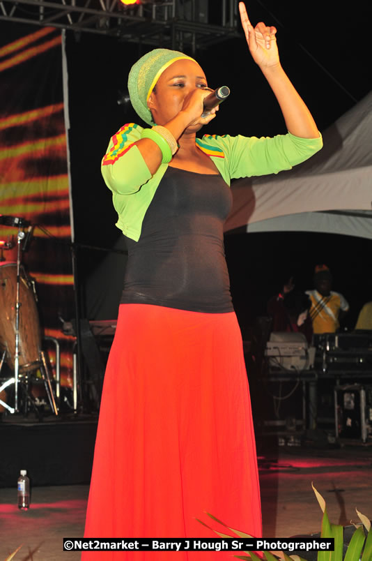 Queen Ifrica @ Unite The People An International Reggae Fest, Featuring: Beres Hammond, Coco T, Queen Ifrica, Khalil, Cameal Davis, Iley Dread, Rochelle, Geoffrey Star, Ras Penco, Kool DeLoy, Otis Gayle, J.McKay, Tiney Winey, Venue at Norman Manley Boulevard, Negril, Westmoreland, Jamaica - Saturday, April 4, 2009 - Photographs by Net2Market.com - Barry J. Hough Sr, Photographer/Photojournalist - Negril Travel Guide, Negril Jamaica WI - http://www.negriltravelguide.com - info@negriltravelguide.com...!