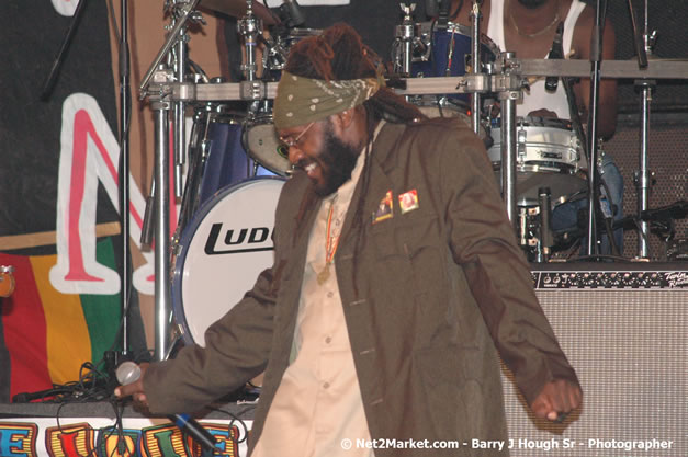 Tarrus Riley @ Western Consciousness 2007 - Presented by King of Kings Productons - Saturday, April 28, 2007 - Llandilo Cultural Centre, Savanna-La-Mar, Westmoreland, Jamaica W.I. - Negril Travel Guide, Negril Jamaica WI - http://www.negriltravelguide.com - info@negriltravelguide.com...!